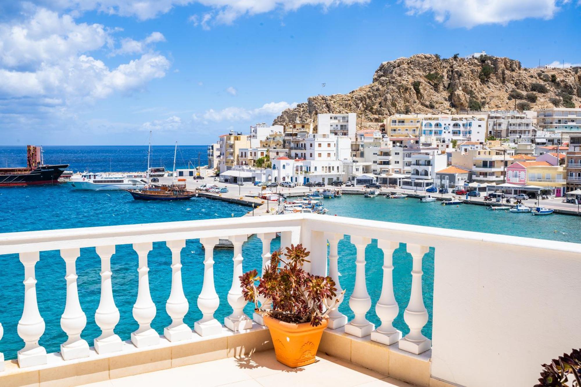 Mimis & Connie 2 Apartment Karpathos Bagian luar foto