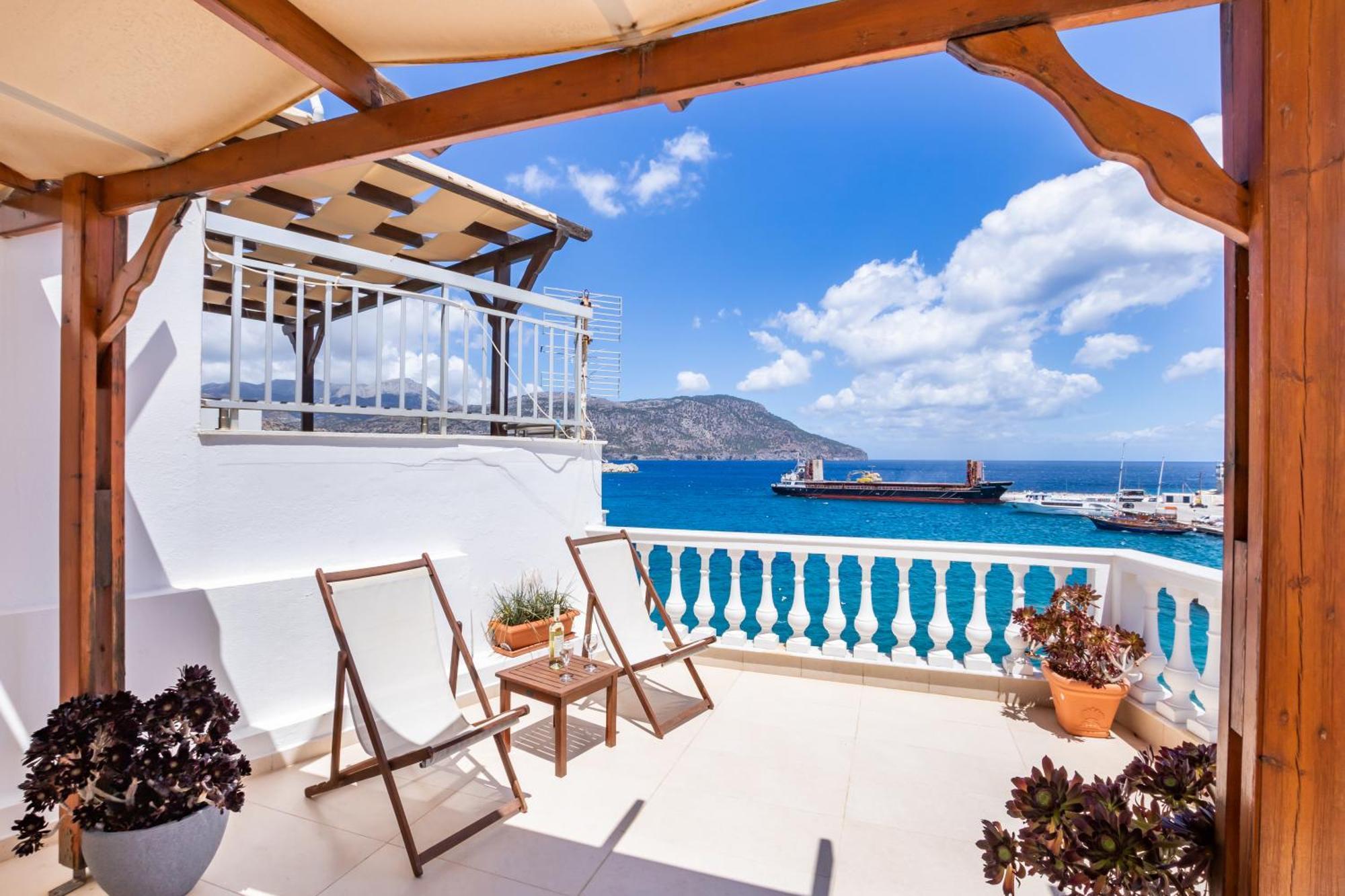 Mimis & Connie 2 Apartment Karpathos Bagian luar foto